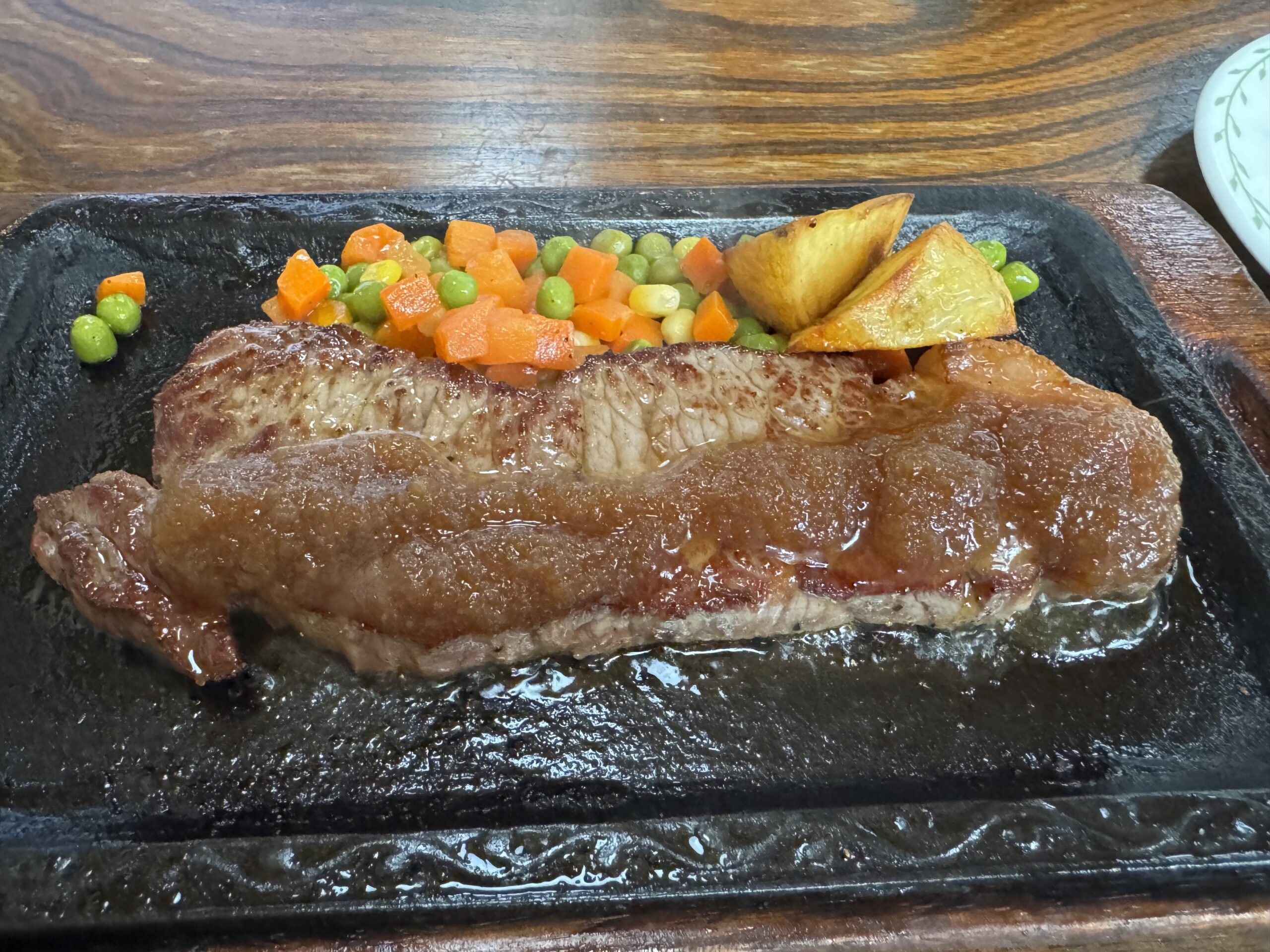 【ステーキしおや】10年ぶりの再訪！懐かしのサーロインステーキランチ1,450円